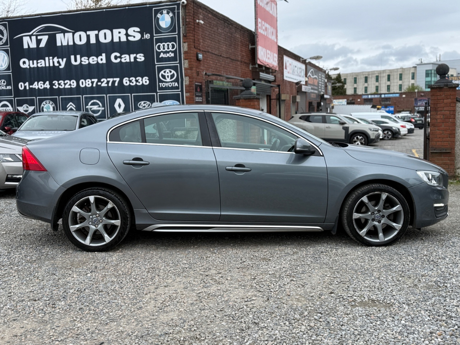 2015 Volvo S60 - image 2