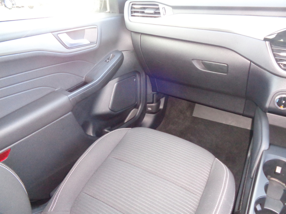 2023 Ford Kuga - image 11