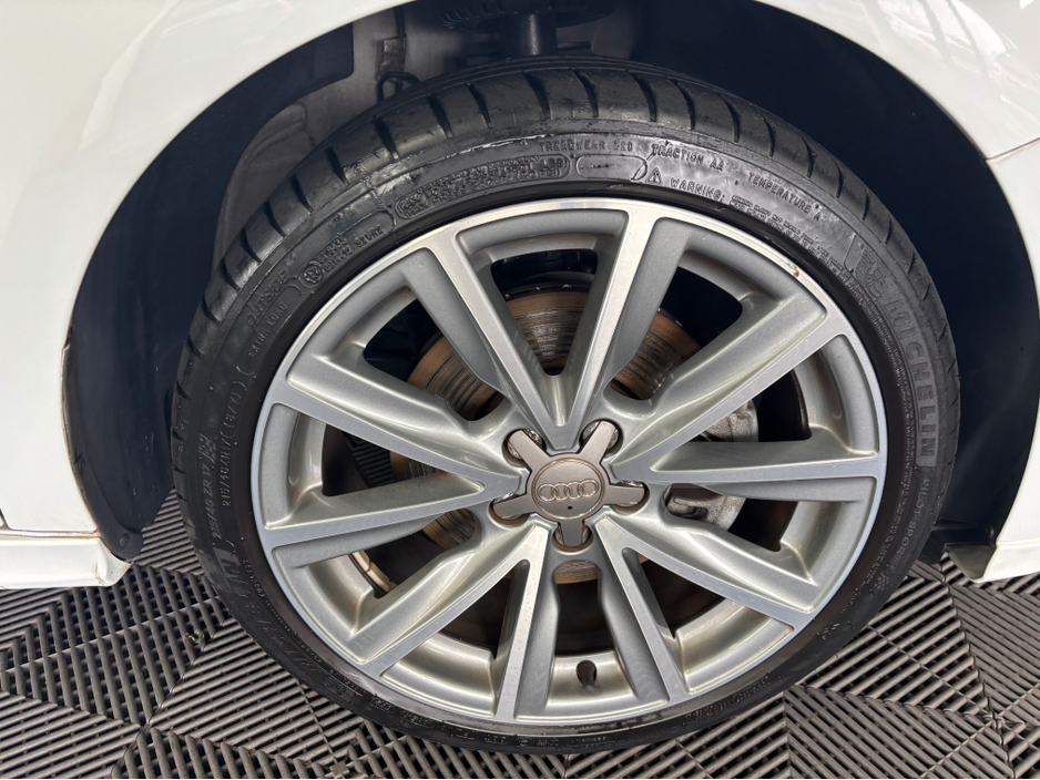 2014 Audi A1 - image 5