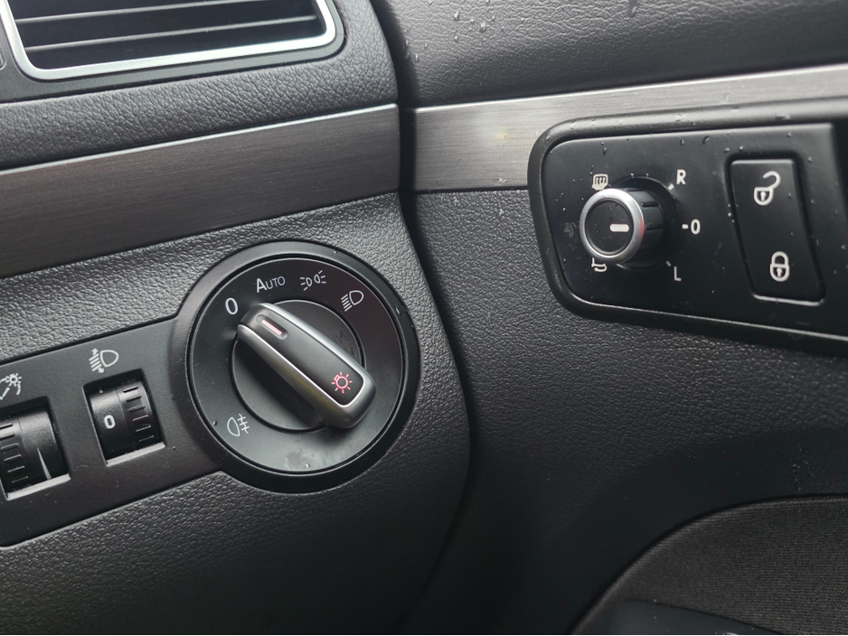 2013 Volkswagen Touran 7 SEATER FAMLY MPV 1.4 TSI AUTOMATIC - PRIVACY GLASS  - REV CAMERA - SIMI DEALER - SPECIALISING IN IMPORTS OF GERMAN AUTOMATIC HI SPEC CARS €9,950