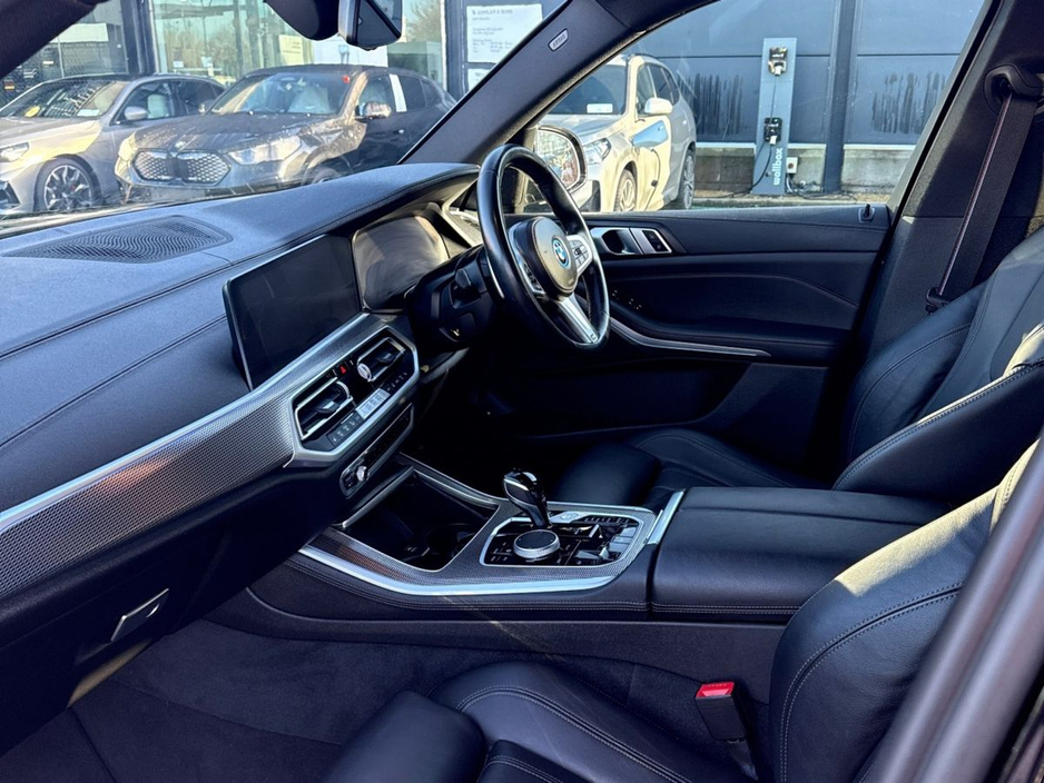 2022 BMW X5 xDrive45e M Sport €65,950