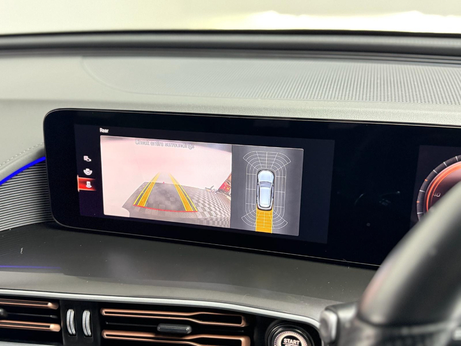 2022 Mercedes-Benz EQC - image 15
