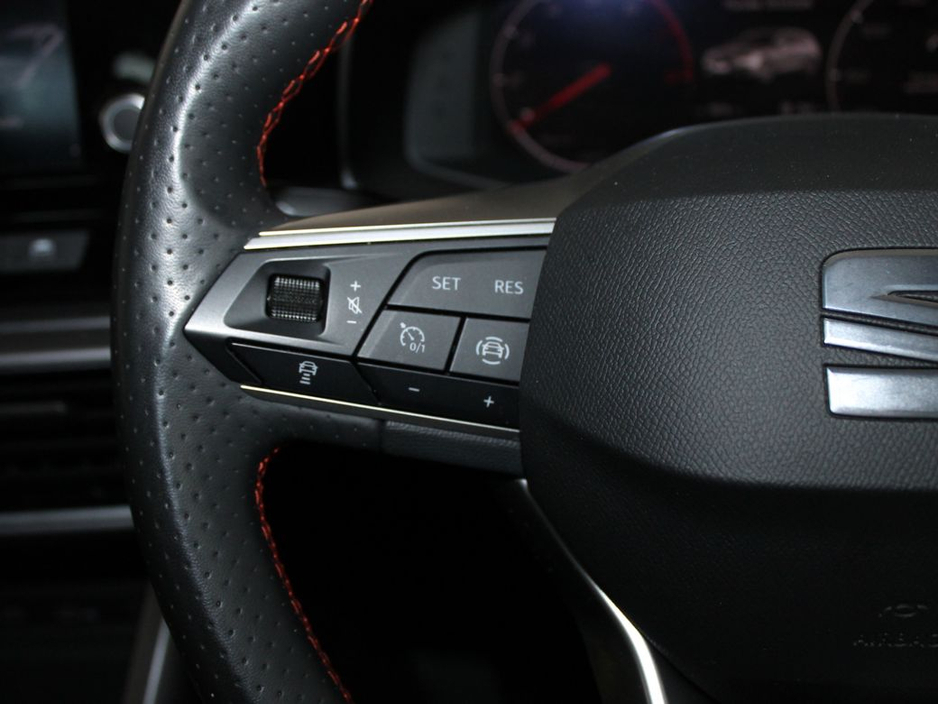 2021 SEAT Leon - image 25