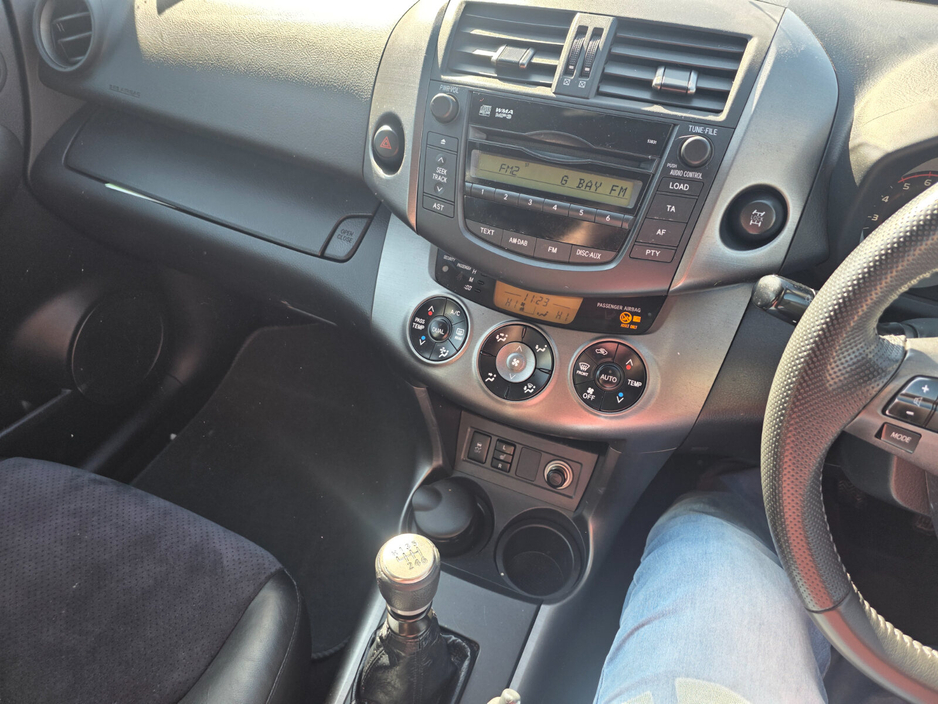 2011 Toyota Rav4 - image 10