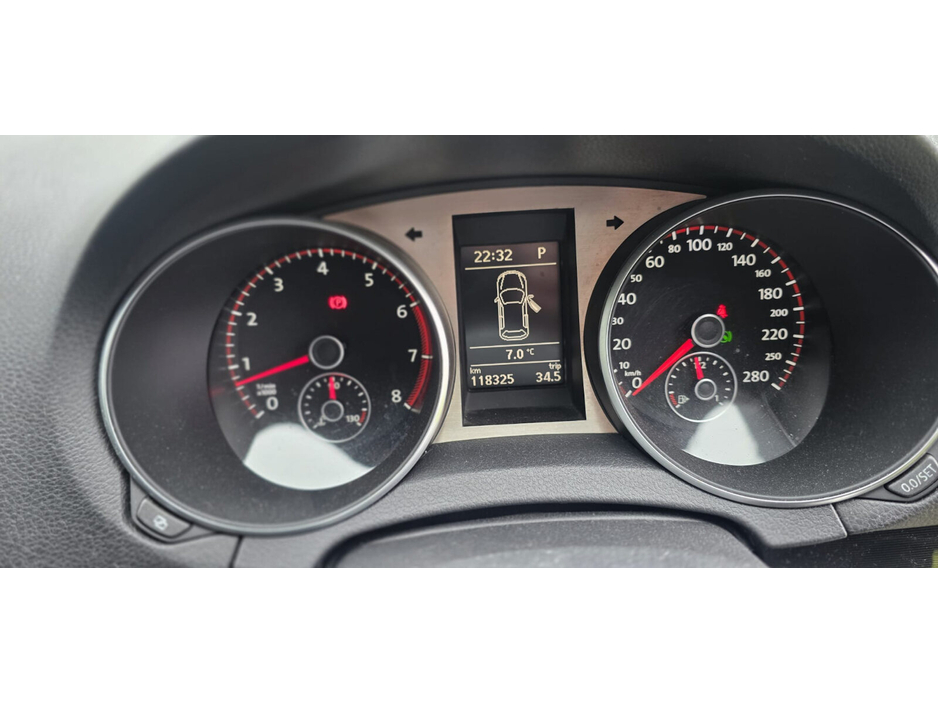 2010 Volkswagen Golf  €11,950