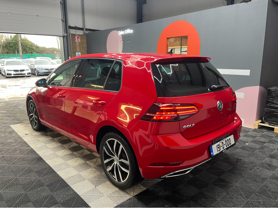 2019 Volkswagen Golf - image 4