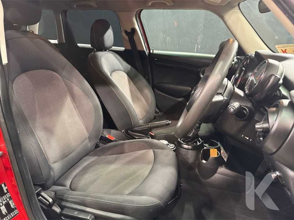 2016 MINI One - image 14