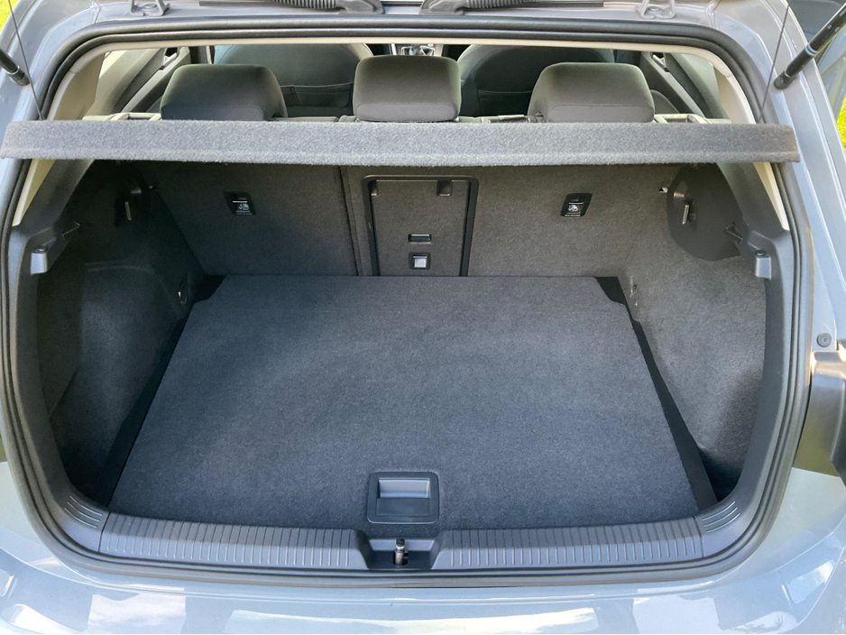 2022 Volkswagen Golf - image 29