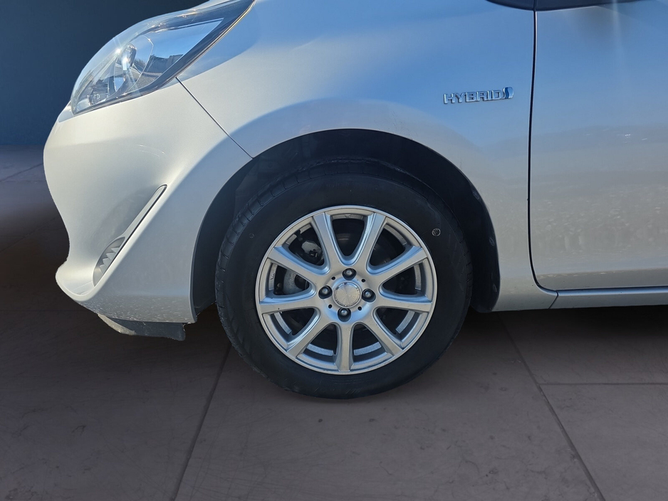 2020 Toyota Aqua - image 14