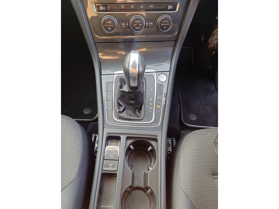 2019 Volkswagen Golf - image 15