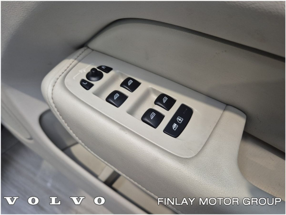 2021 Volvo XC60 - image 13