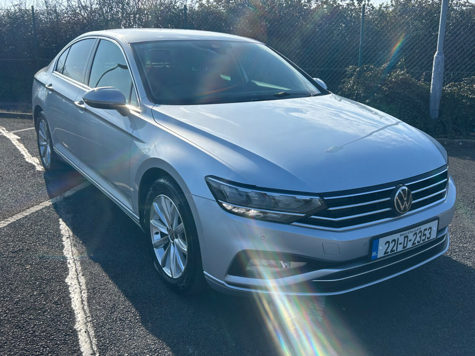 2022 Volkswagen Passat - image 6