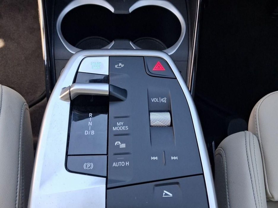 2025 BMW iX1 - image 10