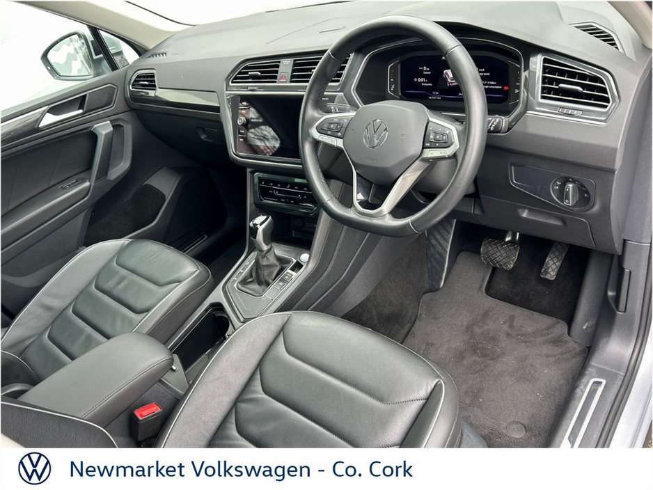 2023 Volkswagen Tiguan - image 7