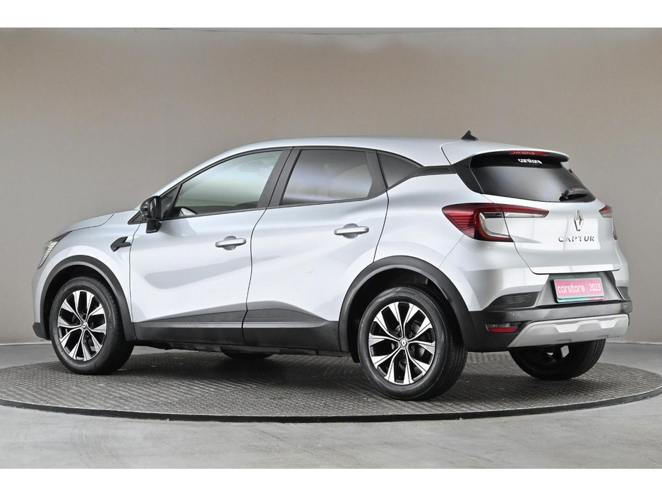 2023 Renault Captur - image 6