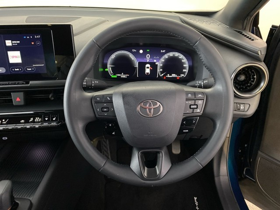 2025 Toyota C-HR - image 9