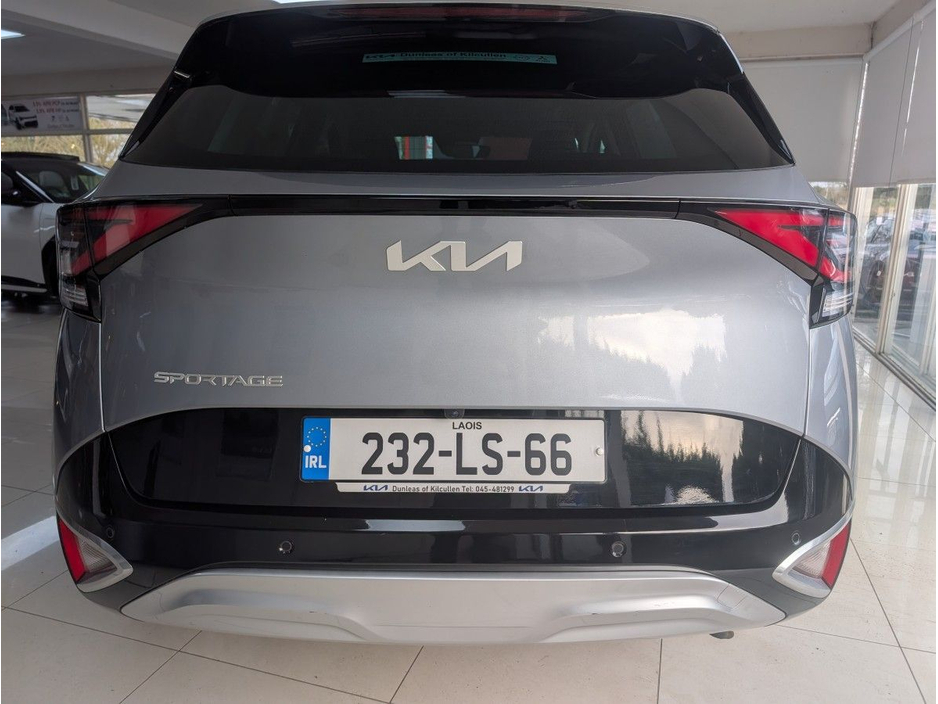 2023 Kia Sportage - image 3
