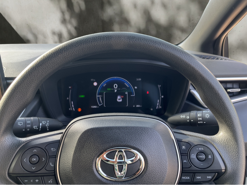 2025 Toyota Corolla - image 18