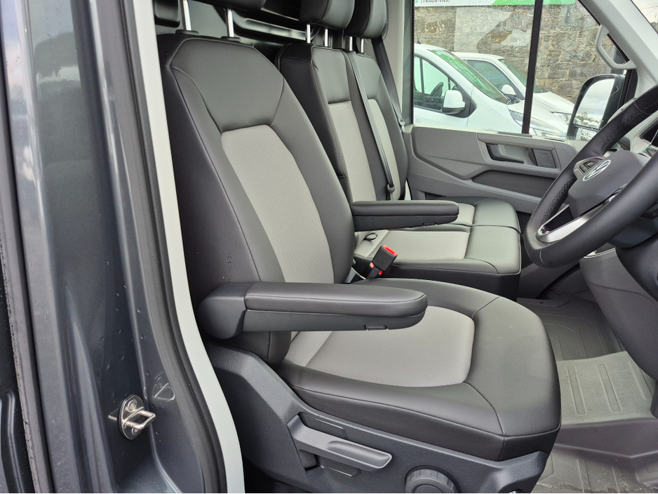 2026 Volkswagen Crafter - image 13