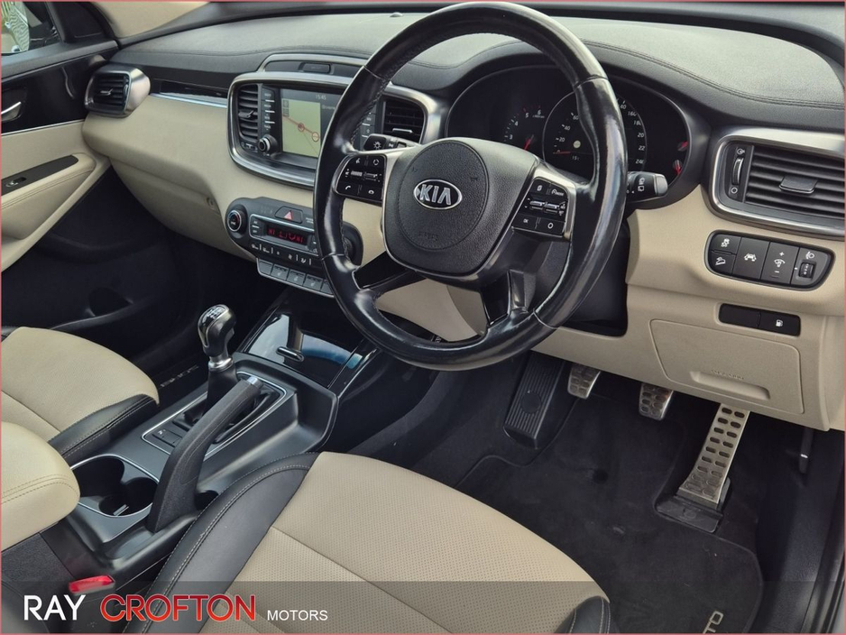 2019 Kia Sorento - image 2