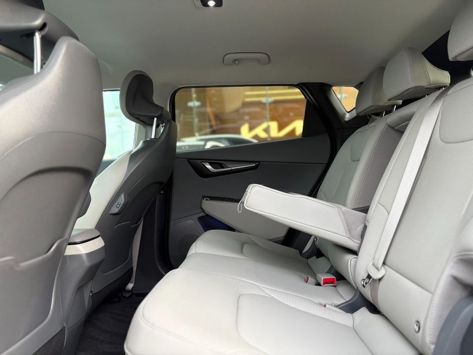 2025 Kia EV6 - image 4