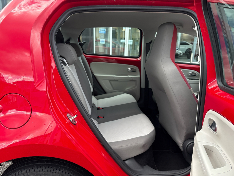 2015 Volkswagen up! - image 10
