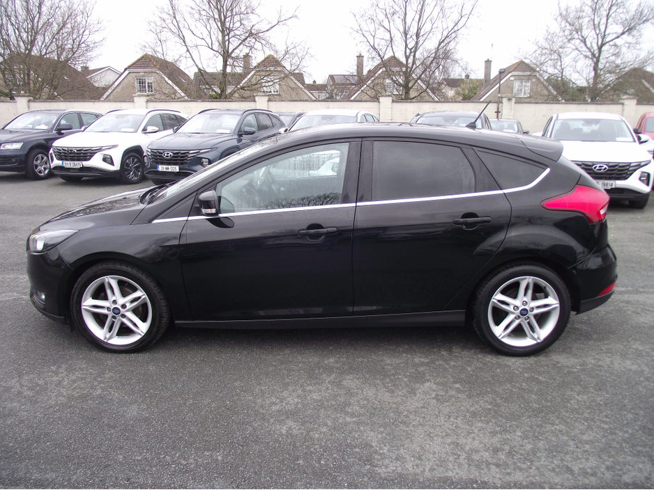 2018 Ford Focus - image 8