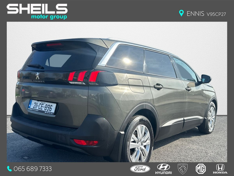 2021 Peugeot 5008 - image 2