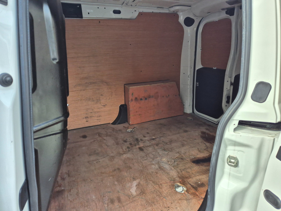 2022 Fiat Doblo - image 13