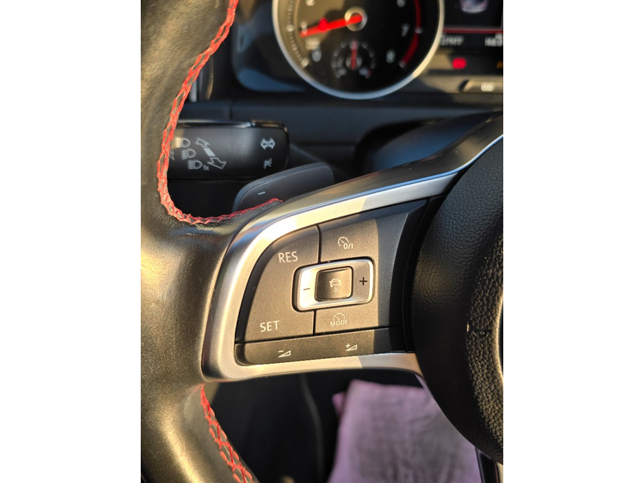 2017 Volkswagen Golf - image 22