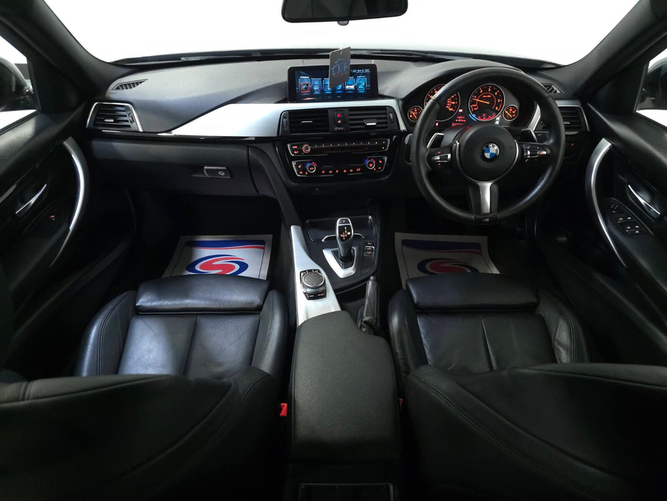 2017 BMW 3 Series - image 15