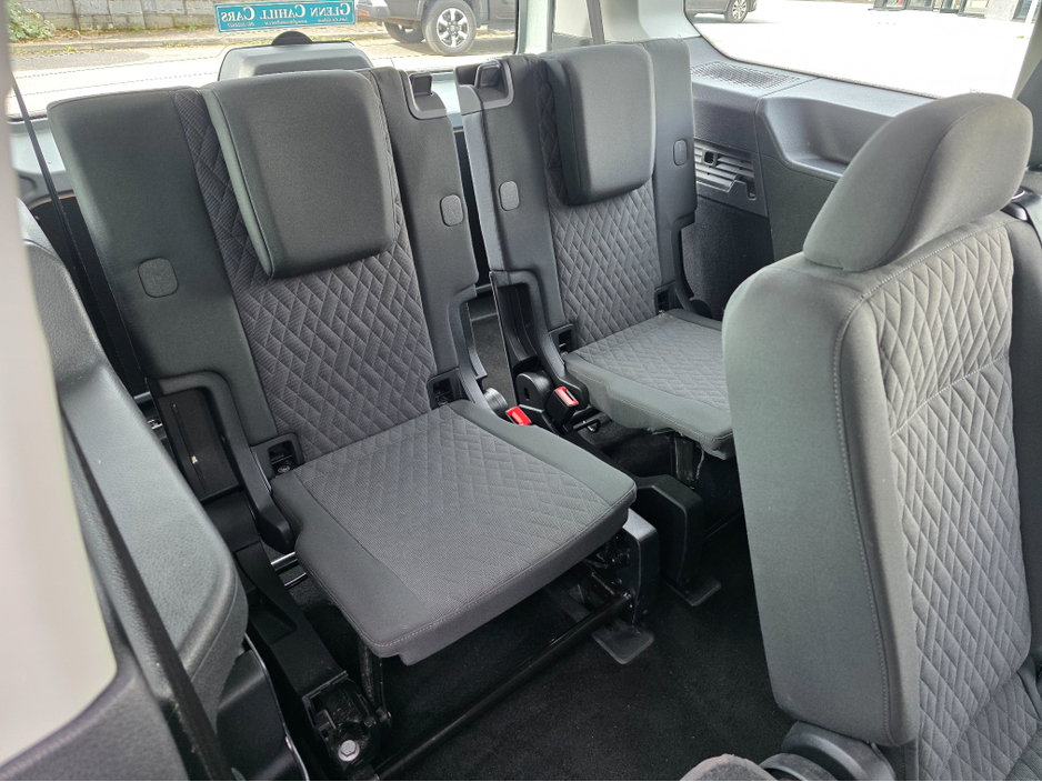 2022 Volkswagen Caddy - image 18