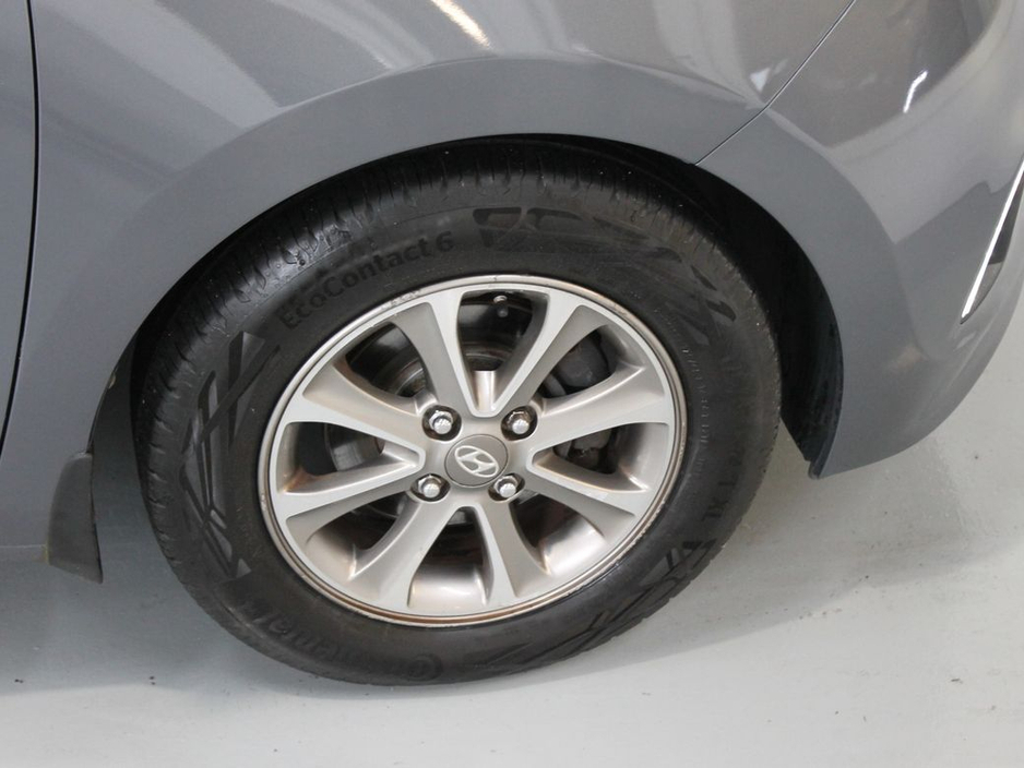 2015 Hyundai i10 - image 26