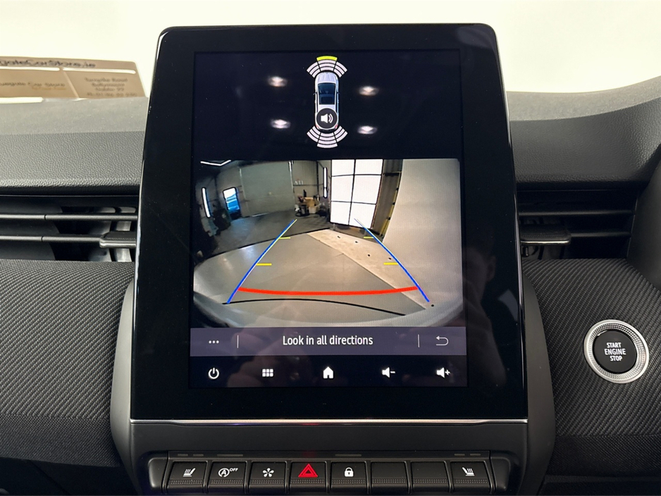 2025 Renault Clio ESPRIT ALPINE TCE90**HEATED MULTIFUNCTIONAL STEERING WHEEL**HEATED HALF LEATHER SPORT SEATS**DIGITAL DASH**TOUCH SCREEN APPLE CAR PLAY**DRIVE MODES**17" BLACK ALLOYS**ISOFIX**FINANCE AVAILABLE