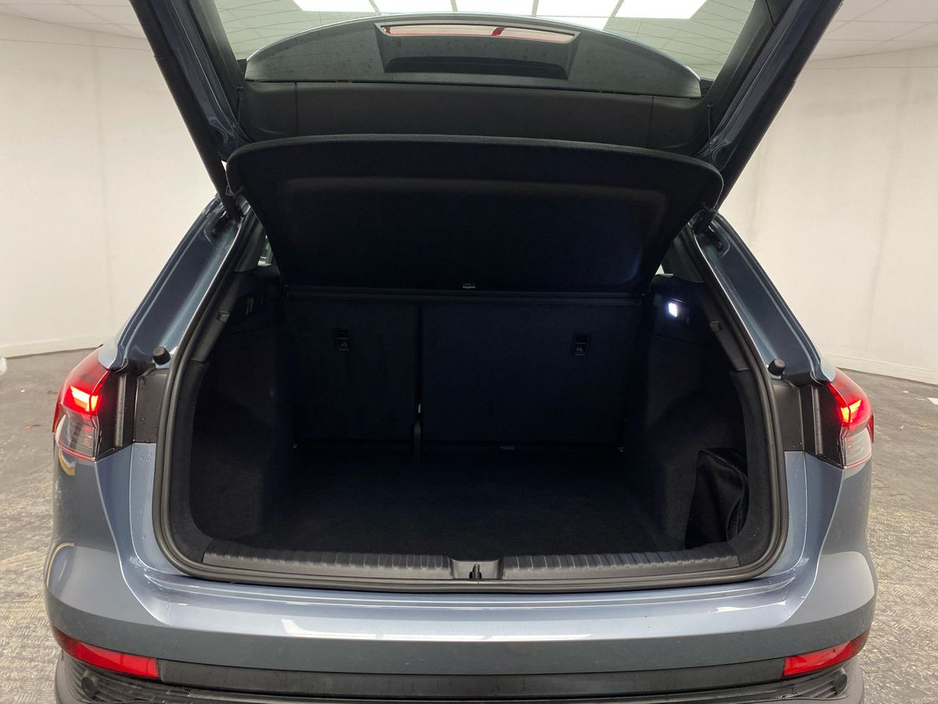 2024 Audi e-tron - image 10