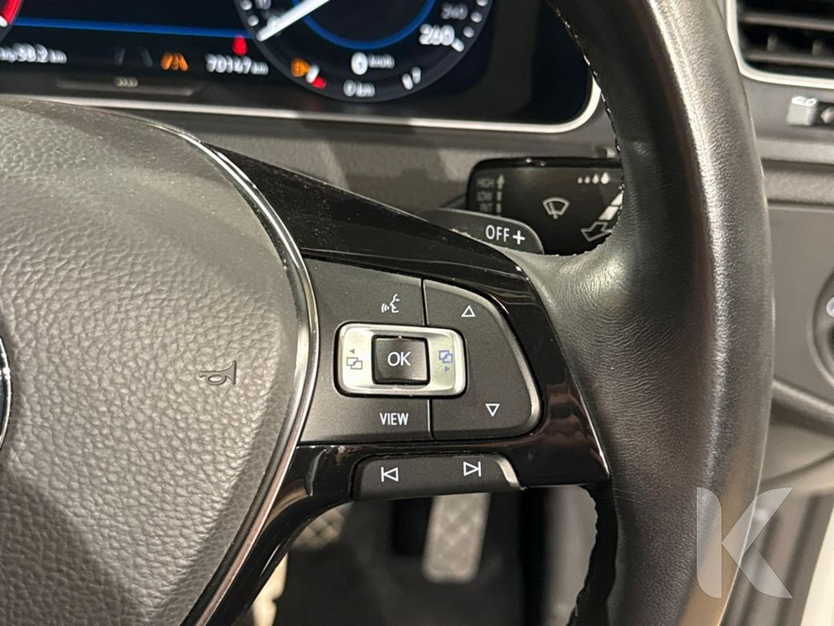 2019 Volkswagen Golf TSI COMFORT LINE - FACTORY ALLOYS - REVERSE CAMERA - DIGITAL DASH - CRUISE CONTROL - MULTI FUNCTION STEERING WHEEL €18,950