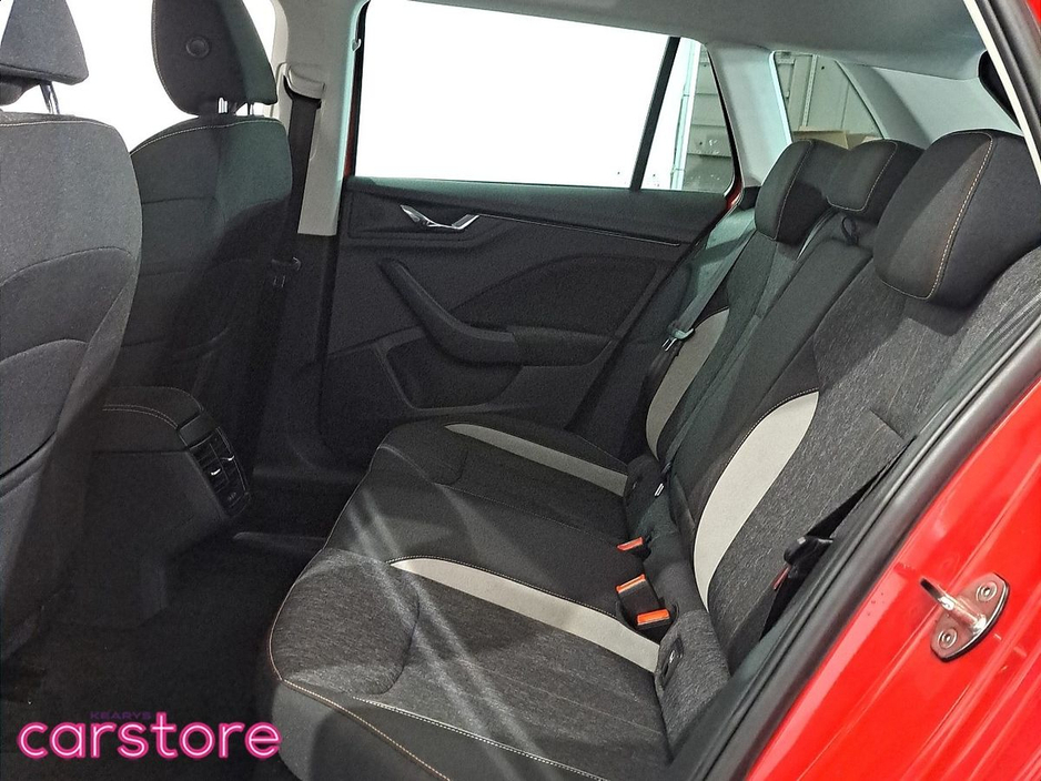 2020 Skoda Kamiq - image 10