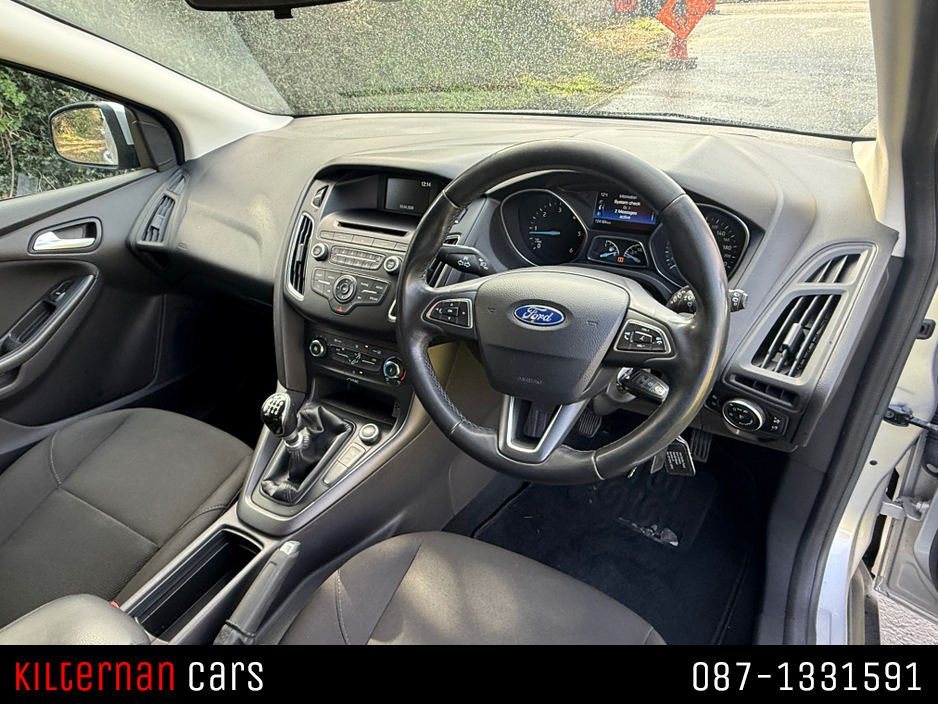 2015 Ford Focus - image 8