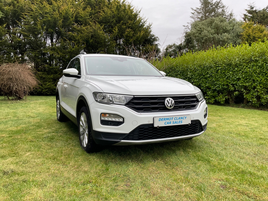 2019 Volkswagen T-Roc - image 2