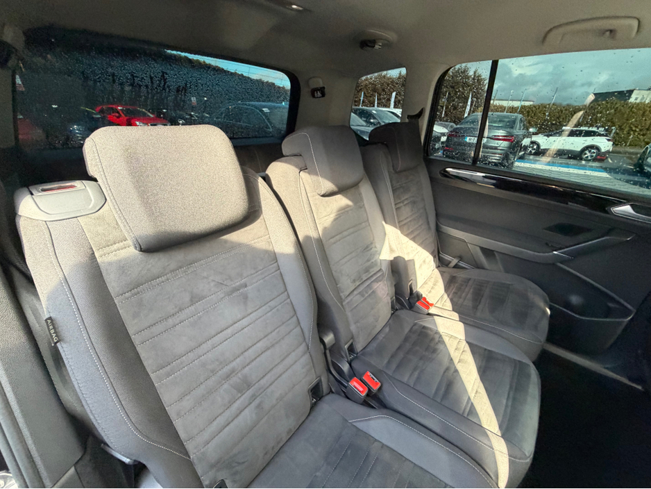 2017 Volkswagen Touran - image 29