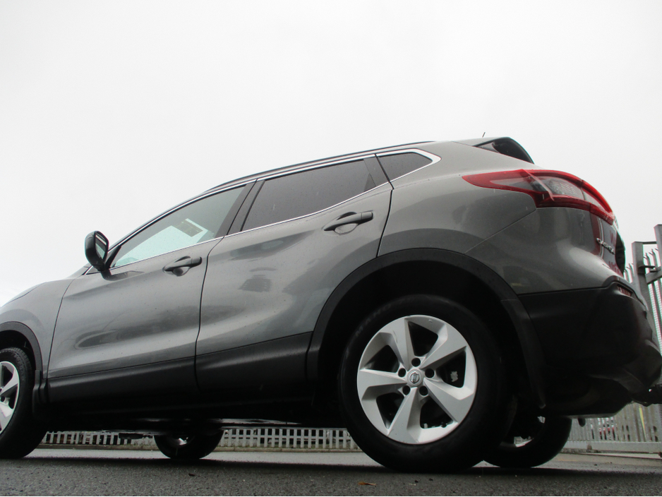 2020 Nissan Qashqai - image 8