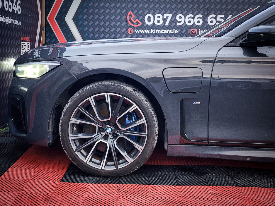 2021 BMW 7 Series M745e plug-in hybrid €49,950