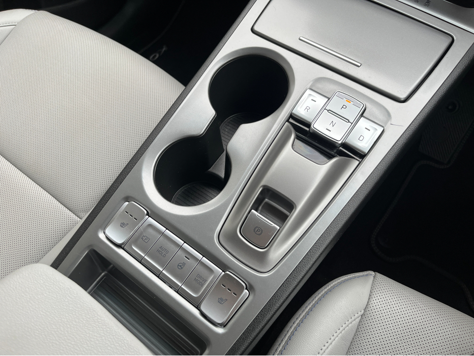 2023 Hyundai Kona KAUAI PREMIUM 64KWH EV //FULL LEATHER//HEATED SEATS AND STEERING WHEEL//REVERSE CAMERA//SAT NAV//KRELL SOUND SYSTEM// €23,950