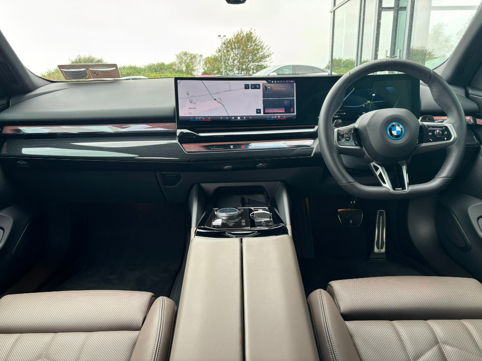 2025 BMW 5 Series 530e M Sport Auto €64,990