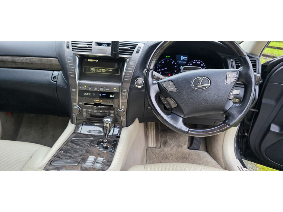 2008 Lexus LS 600 H - image 20