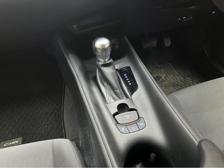 2020 Toyota C-HR - image 17