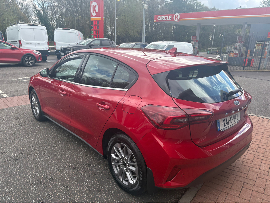 2024 Ford Focus - image 6