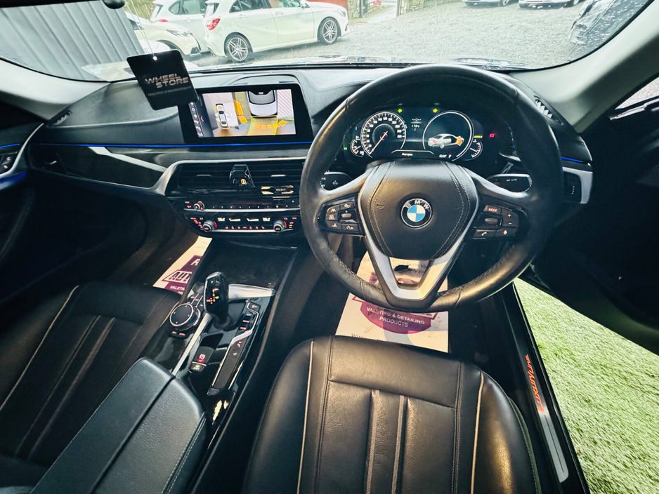 2018 BMW 5 Series - image 26
