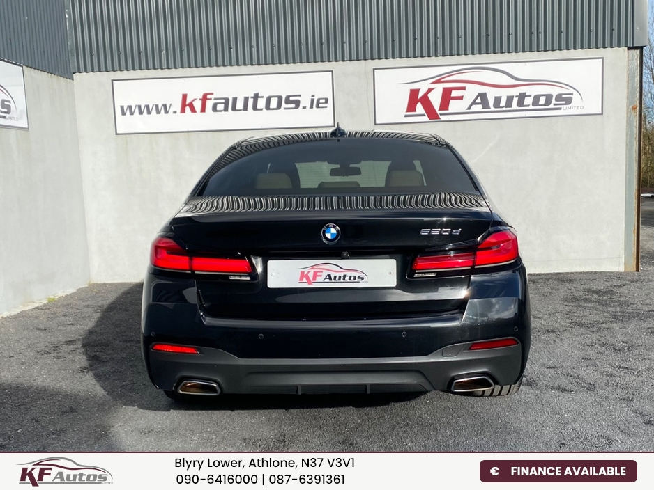 2020 BMW 5 Series - image 8