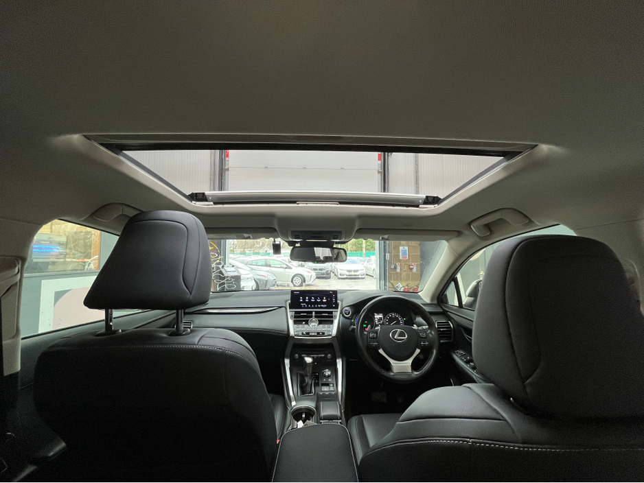 2020 Lexus NX 300 h - image 20